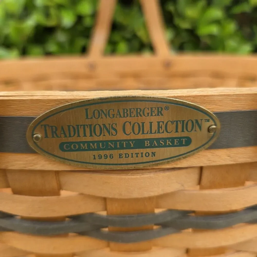 Discontinued Longaberger 1996 Traditions Collection Community Basket, 2-Handle